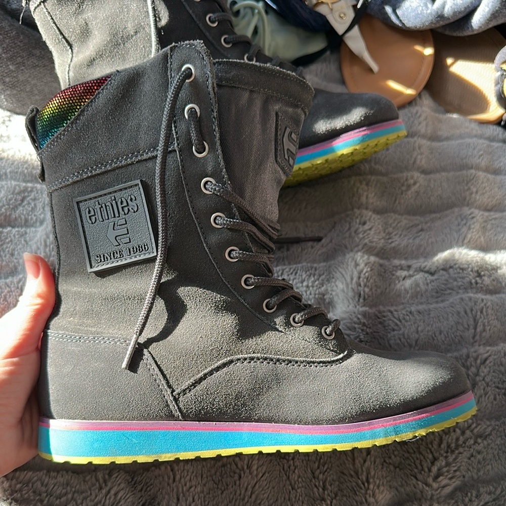 Etnies unique boots